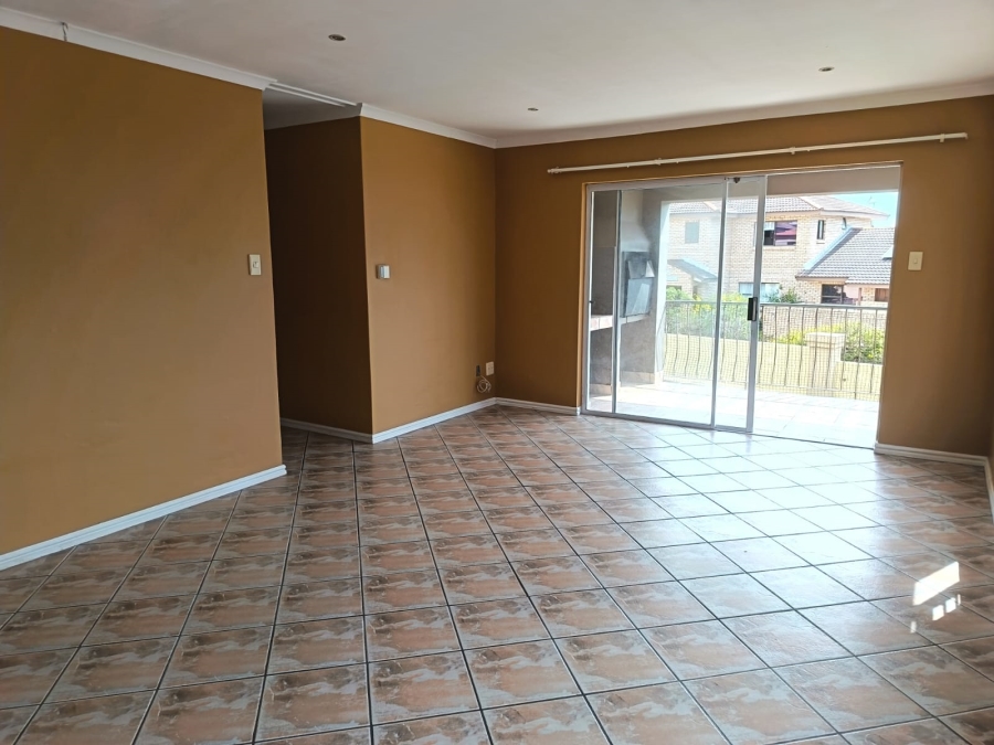 3 Bedroom Property for Sale in Wavecrest Eastern Cape